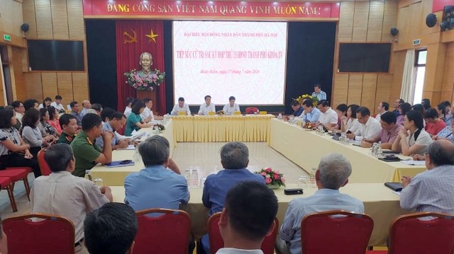 Tổ đại biểu HĐND quận Hoàn Kiếm tiếp xúc cử tri sau kỳ họp thứ 15